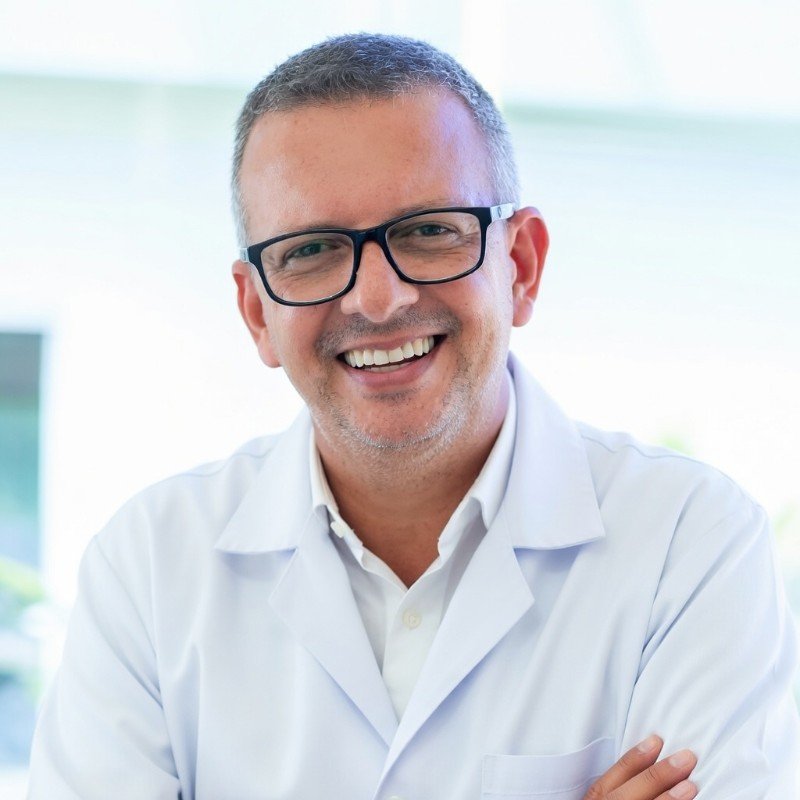 Dr. Ricardo Nacif — Ortopedista e Cirurgião do Joelho